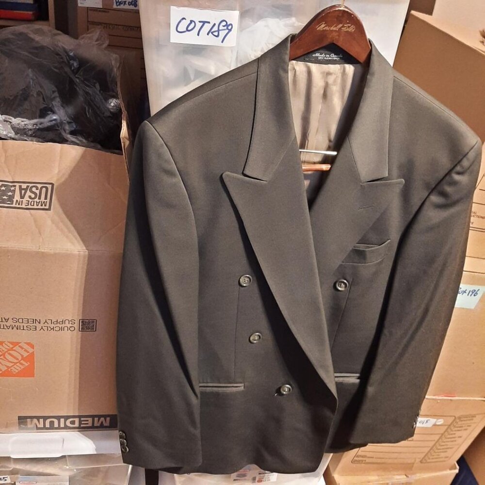 Vintage Marshall Field Dayton Hudson Suit Dark Gray Size 40 PreLoved Excellent